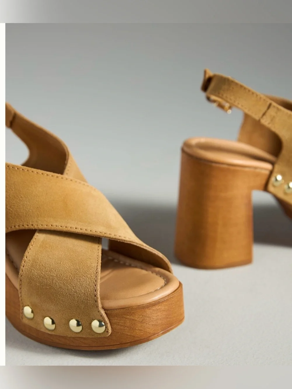 Anthropologie Studded Wood Platform Sandals
Size 39 (fits approx. US 8–8.5) - Picture 3 of 7